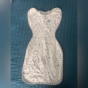 Love to Dream White and Gray Swaddle Up sleep sack - size Small